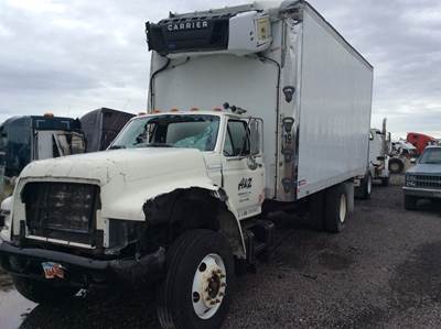 Ford F-800 Salvage Truck