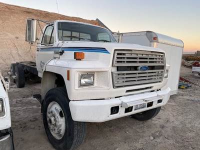 Ford F-800 Salvage Truck