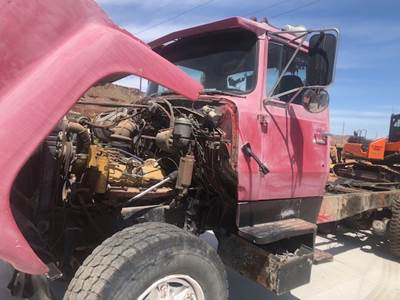 Ford L8000 Salvage Truck