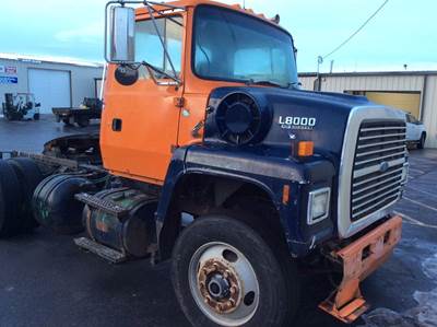 Ford LN8000 Salvage Truck