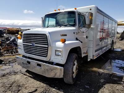 Ford LN8000 Salvage Truck