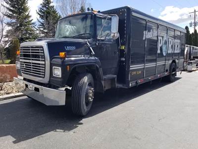 Ford LN8000 Salvage Truck