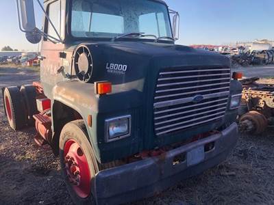 Ford LN8000 Salvage Truck