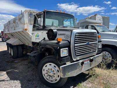 Ford LNT8000 Salvage Truck