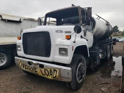 Ford LNT9000 Salvage Truck