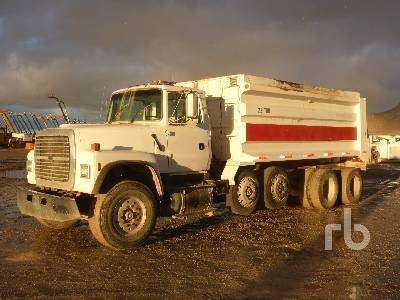 Ford LT9000 Salvage Truck