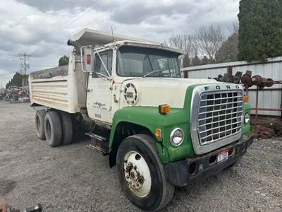 Ford LT9000 Salvage Truck
