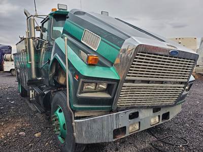 Ford LTL9000 Salvage Truck