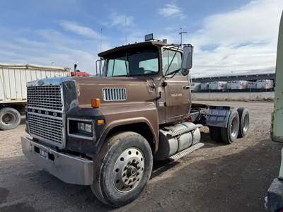 Ford LTL9000 Salvage Truck