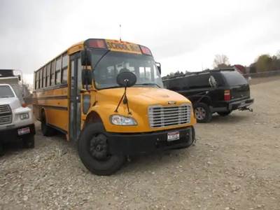 Freightliner B2 Salvage Truck