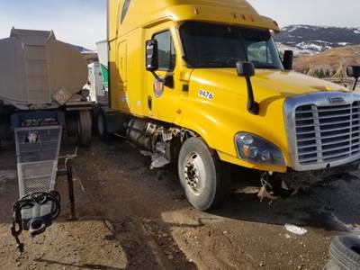 Freightliner Cascadia 125 Salvage Truck