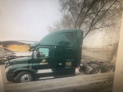 Freightliner Cascadia 125 Salvage Truck