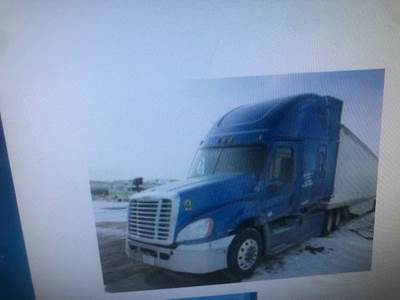 Freightliner Cascadia 125 Salvage Truck