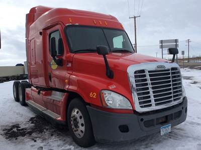 Freightliner Cascadia 125 Salvage Truck