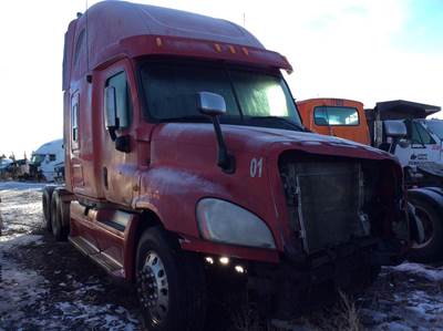 Freightliner Cascadia 125 Salvage Truck