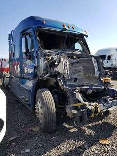 Freightliner Cascadia 125 Salvage Truck