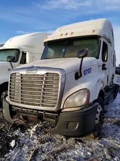 Freightliner Cascadia 125 Salvage Truck