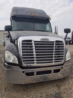 Freightliner Cascadia 125 Salvage Truck