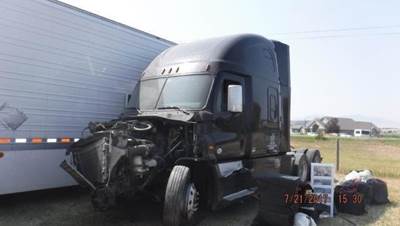 Freightliner Cascadia 125 Salvage Truck