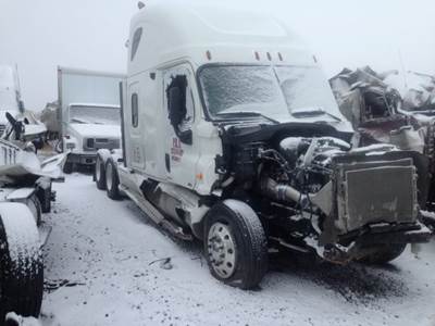 Freightliner Cascadia 125 Salvage Truck