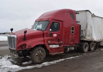 Freightliner Cascadia 125 Salvage Truck