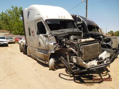 Freightliner Cascadia Salvage Truck