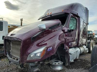 Freightliner Cascadia Salvage Truck