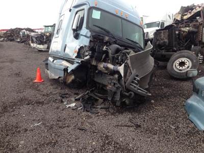 Freightliner Cascadia Salvage Truck