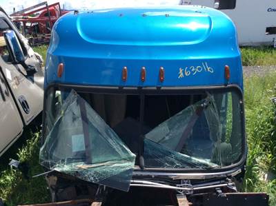 Freightliner Cascadia Salvage Truck