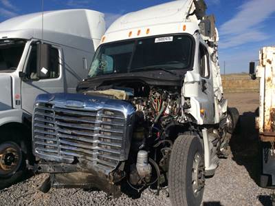 Freightliner Cascadia Salvage Truck
