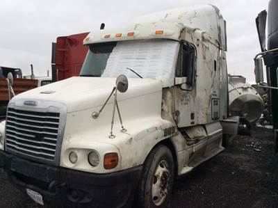 Freightliner Century Class 120 Salvage Truck