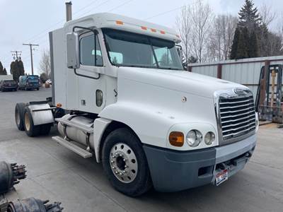Freightliner Century Class 120 Salvage Truck