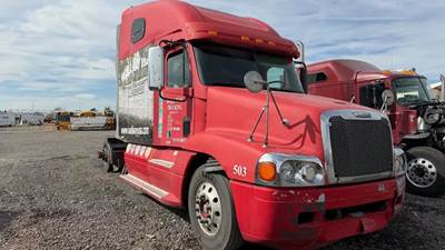 Freightliner Century Class 120 Salvage Truck