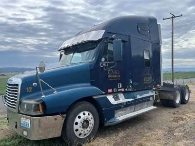 Freightliner Century Class C120 Salvage Truck