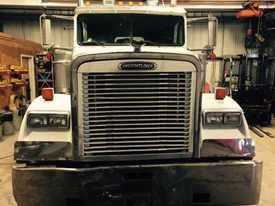 Freightliner Classic Salvage Truck