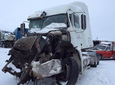 Freightliner Columbia 120 Salvage Truck