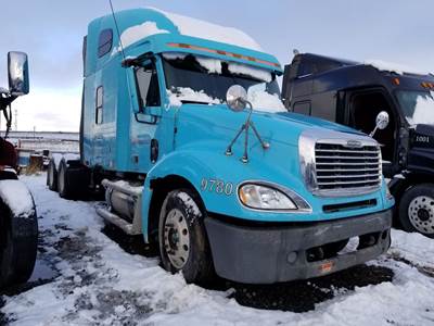 Freightliner Columbia 120 Salvage Truck