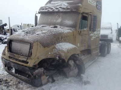 Freightliner Columbia 120 Salvage Truck
