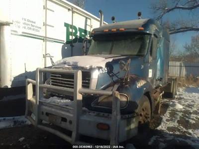 Freightliner Columbia 120 Salvage Truck
