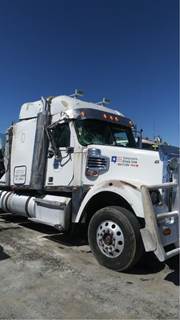 Freightliner Coronado 122 Salvage Truck