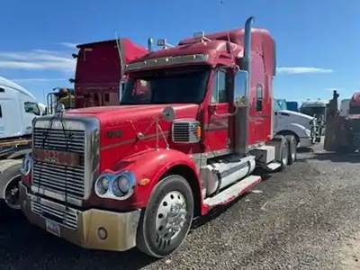 Freightliner Coronado 132 Salvage Truck