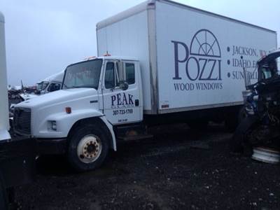 Freightliner FL60 Salvage Truck