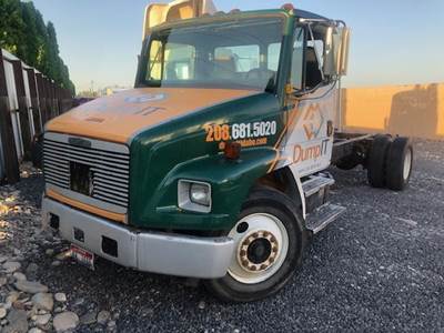 Freightliner FL70 Salvage Truck