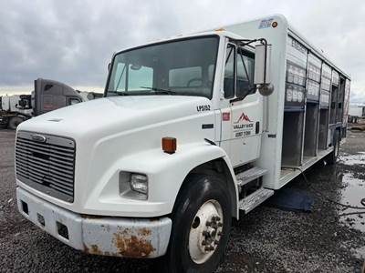 Freightliner FL70 Salvage Truck