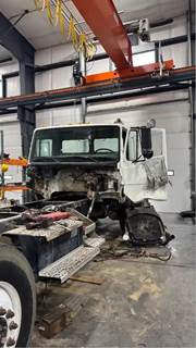 Freightliner FL80 Salvage Truck