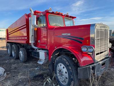Freightliner FLC Salvage Truck