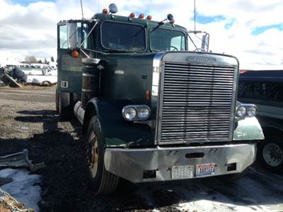 Freightliner FLC Salvage Truck