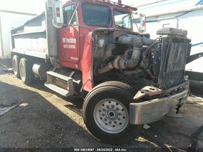 Freightliner FLC Salvage Truck