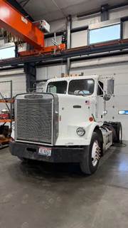 Freightliner FLC Salvage Truck