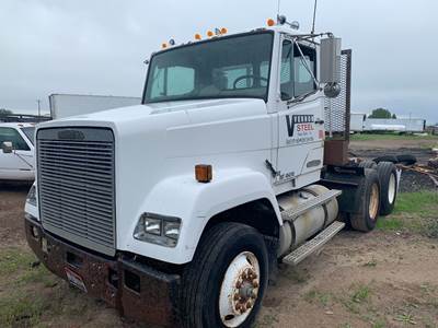 Freightliner FLC112 Salvage Truck